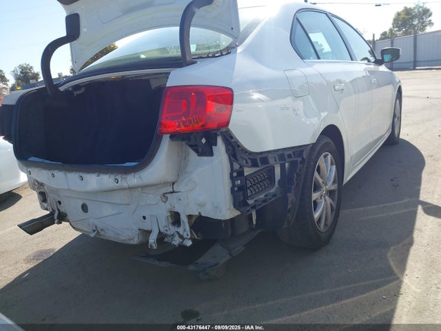 3VWD17AJ8EM419228 Volkswagen Jetta