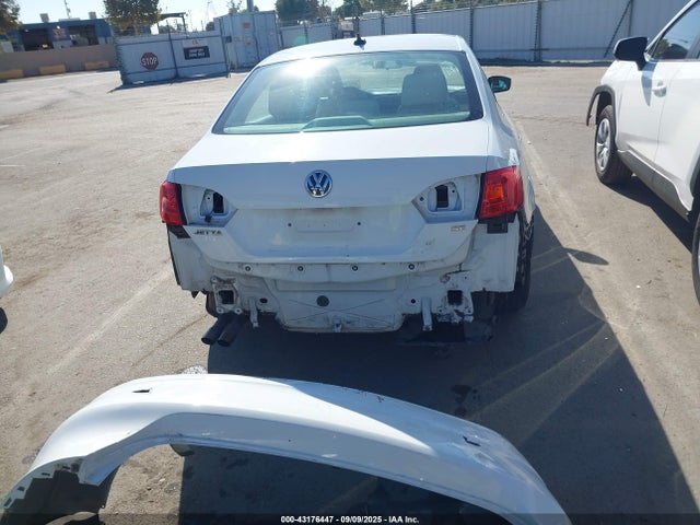 3VWD17AJ8EM419228 Volkswagen Jetta