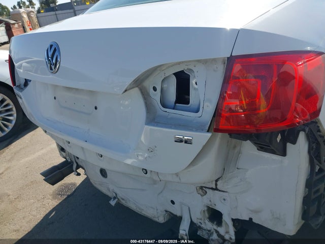 3VWD17AJ8EM419228 Volkswagen Jetta