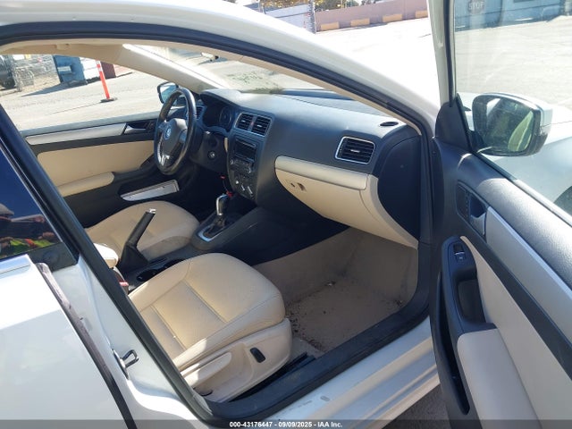 3VWD17AJ8EM419228 Volkswagen Jetta