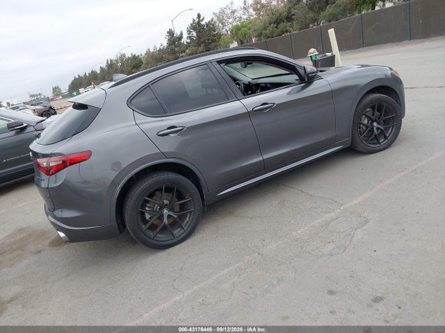 Alfa Romeo Stelvio 2021 ZASPAJAN8M7D17749 Image 4