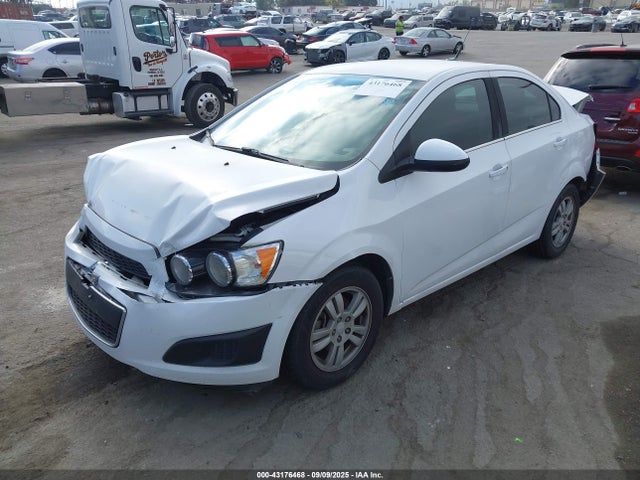 Chevrolet luw 2014 1G1JC5SH7E4134055 Image 2