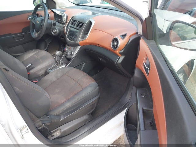 Chevrolet luw 2014 1G1JC5SH7E4134055 Image 5