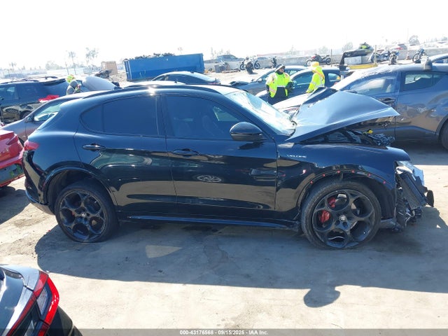 43176568 :رقم المزاد ، ZASPAKBN3P7D54202 vin ، 2023 Alfa Romeo Stelvio Veloce Awd مزاد بيع