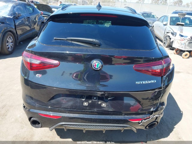 43176568 :رقم المزاد ، ZASPAKBN3P7D54202 vin ، 2023 Alfa Romeo Stelvio Veloce Awd مزاد بيع