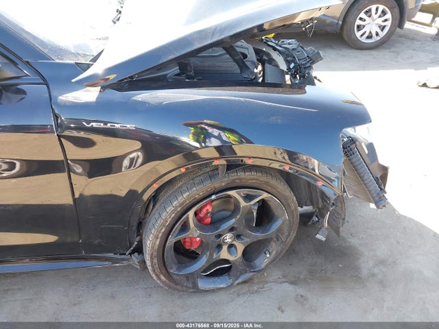 43176568 :رقم المزاد ، ZASPAKBN3P7D54202 vin ، 2023 Alfa Romeo Stelvio Veloce Awd مزاد بيع