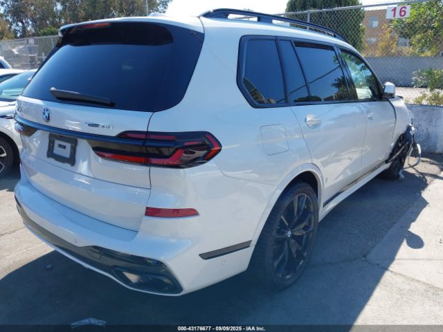 2024 BMW X7 5UX23EM06R9U25642 Photo 3