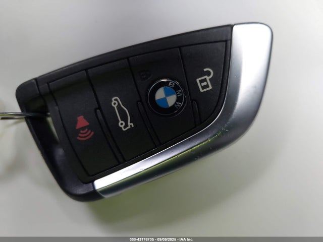 WBXJG7C08M5S35553 BMW X1