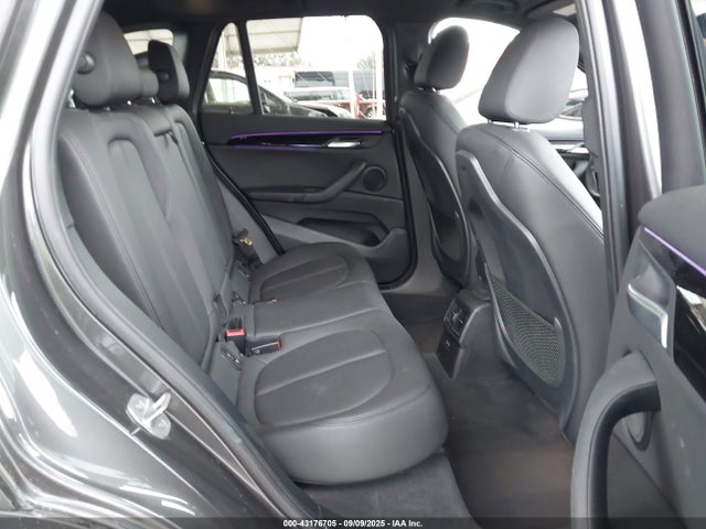 WBXJG7C08M5S35553 BMW X1