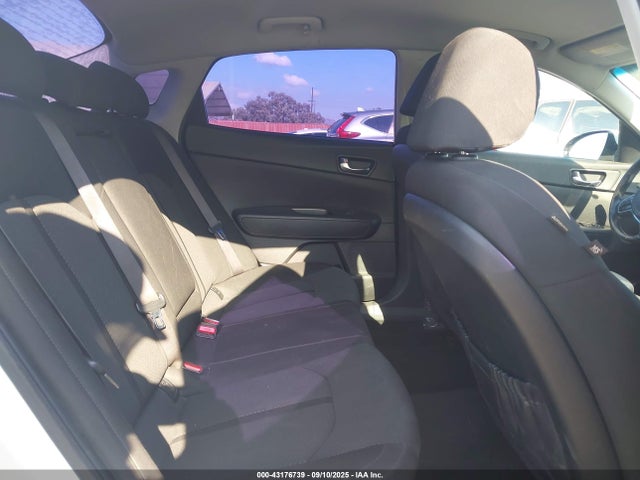 KNAGT4LE9H5018495 KIA 2017