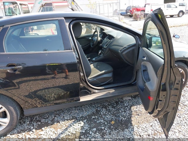 Продажа на аукционе авто 2014 Ford Focus Se, vin: 1FADP3F22EL392255, номер лота: 43176798