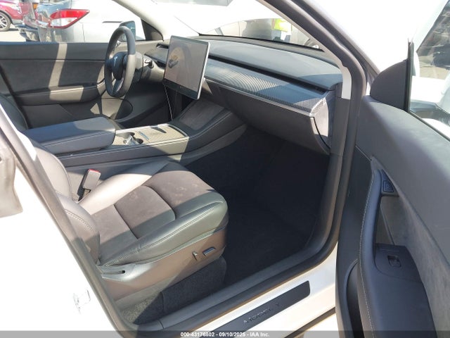 2021 TESLA MODEL Y 5YJYGDEE1MF299130 Photo 4