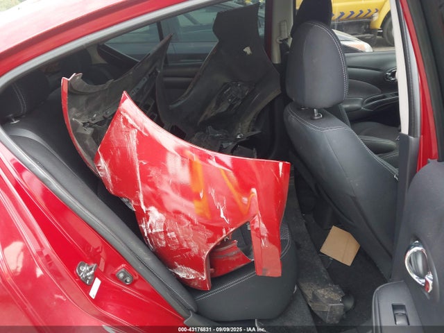 3N1CN7AP9FL810633 Nissan 2015