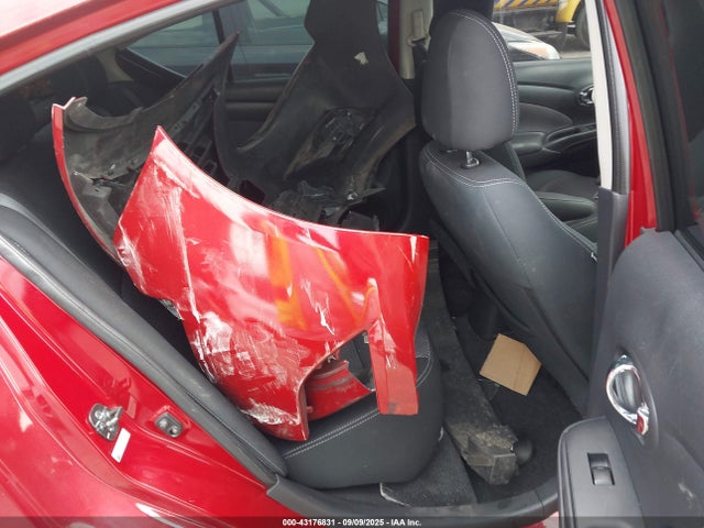 3N1CN7AP9FL810633 Nissan 2015