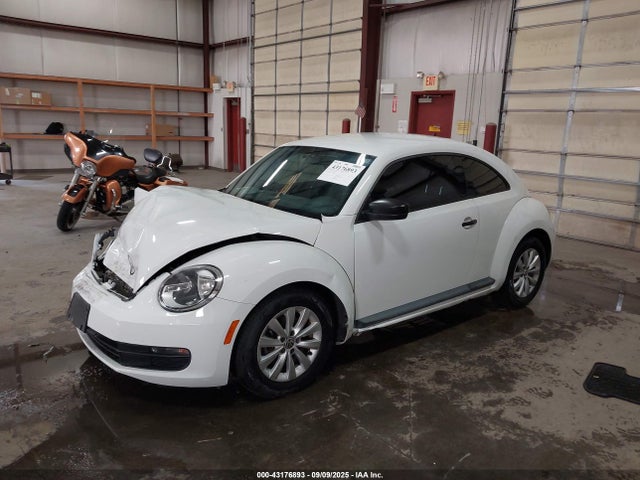 Volkswagen Beetle 2015 3VWF17AT2FM630968 Image 2
