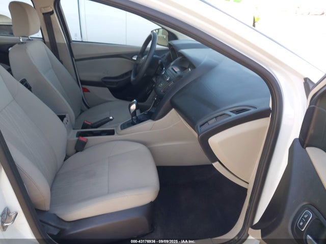 1FADP3F24FL250085 Ford 2015