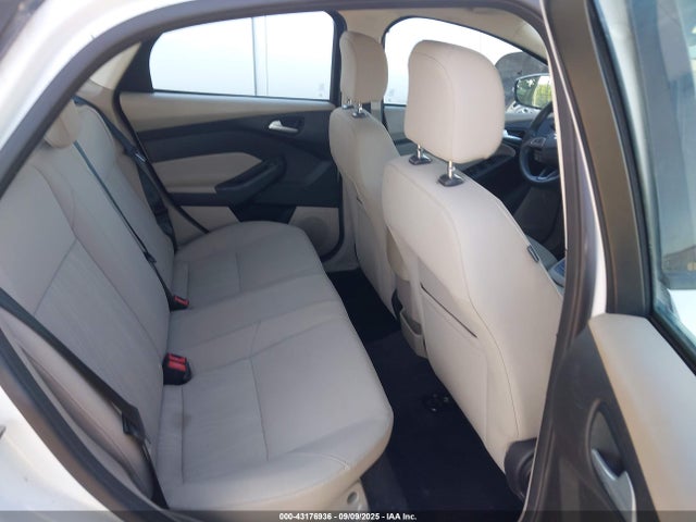 1FADP3F24FL250085 Ford 2015