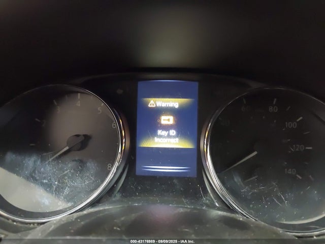 JN1BJ1CR0HW131561 Nissan 2017