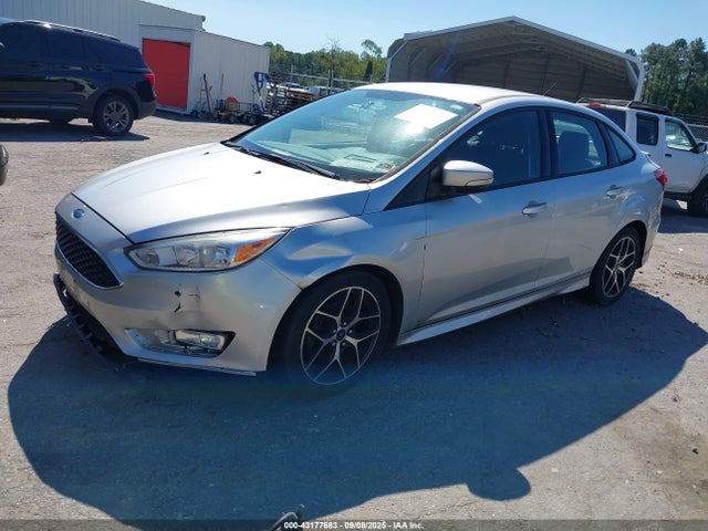 Ford Focus 2015 1FADP3F21FL273808 Image 2