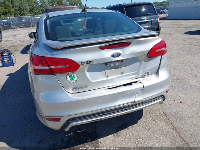 Ford Focus 2015 1FADP3F21FL273808 Image 6