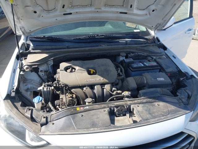 Hyundai Elantra 2017 5NPD74LF5HH184161 Image 10