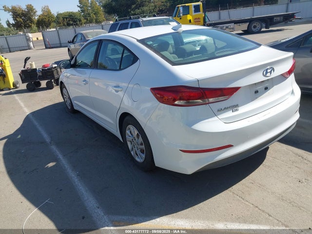 Hyundai Elantra 2017 5NPD74LF5HH184161 Image 3