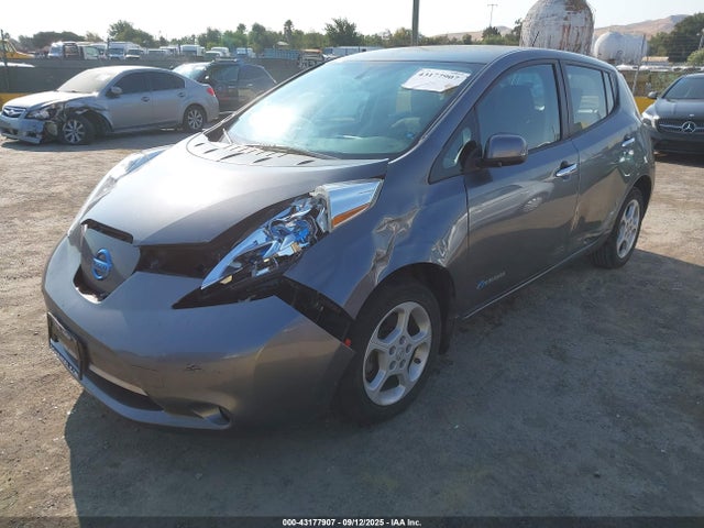 1N4AZ0CP5FC300374 Nissan Leaf