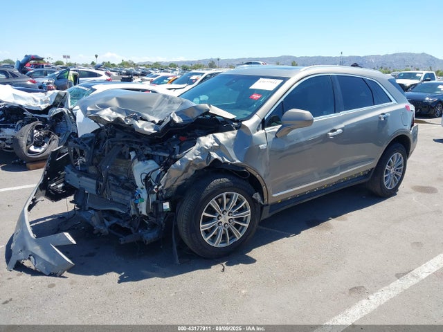 2018 CADILLAC XT5 1GYKNCRS8JZ127067 Photo 1
