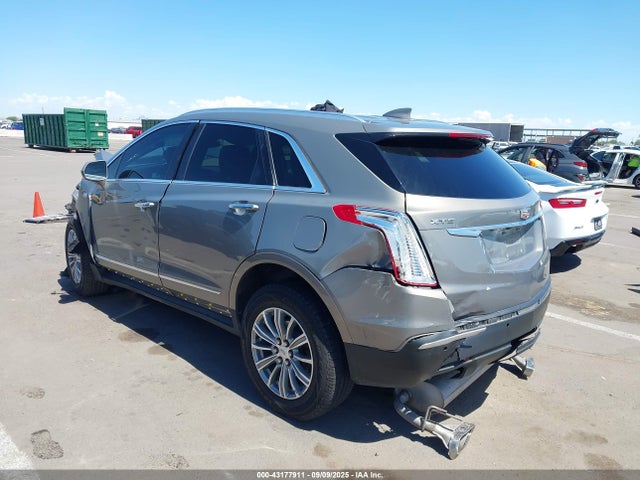 2018 CADILLAC XT5 1GYKNCRS8JZ127067 Photo 2