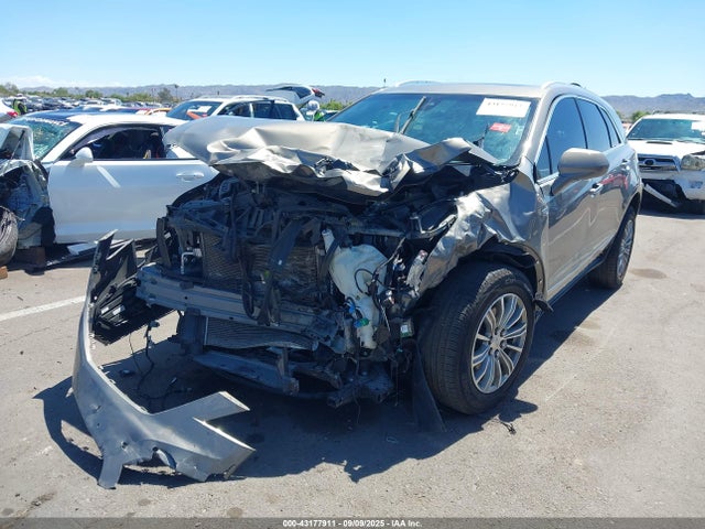 2018 CADILLAC XT5 1GYKNCRS8JZ127067 Photo 5