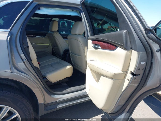 2018 CADILLAC XT5 1GYKNCRS8JZ127067 Photo 7
