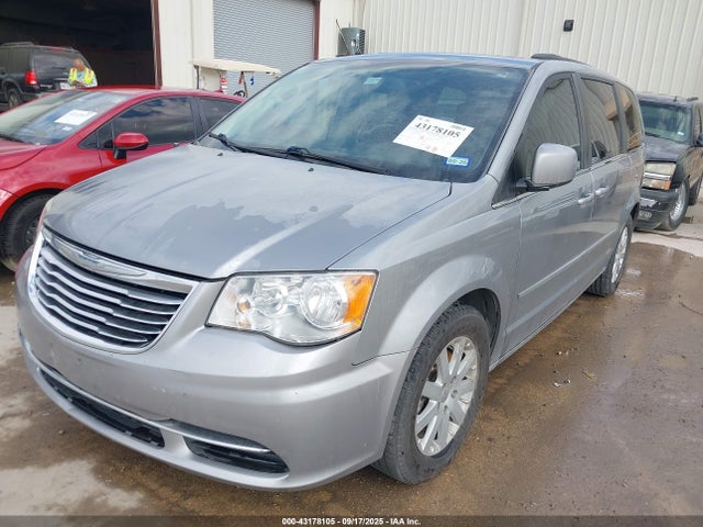 2C4RC1AG3FR675775 Chrysler Town and Country