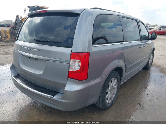 2C4RC1AG3FR675775 Chrysler Town and Country