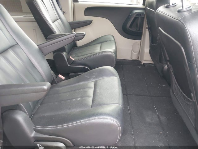 2C4RC1AG3FR675775 Chrysler Town and Country