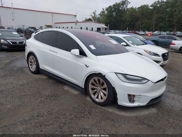 2016 TESLA MODEL X 5YJXCDE27GF028932 Photo 0