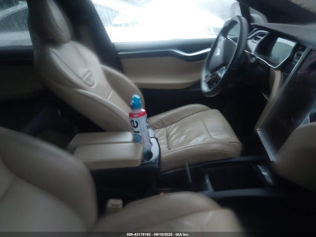 2016 TESLA MODEL X 5YJXCDE27GF028932 Photo 4