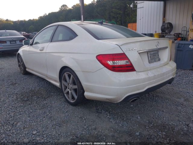 2013 MERCEDES-BENZ C 350 WDDGJ5HB8DG041946 Photo 2