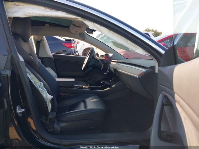 2018 TESLA MODEL 3 5YJ3E1EB5JF127635 Photo 4