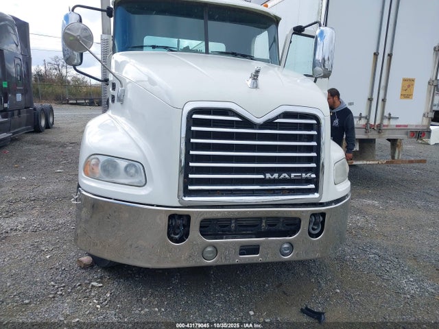 1M1AW07Y7GM055952 Mack Cxu (pinnacle)