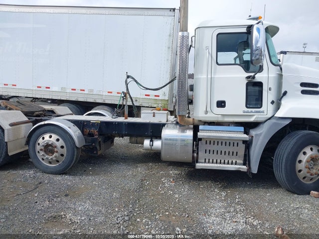 1M1AW07Y7GM055952 Mack Cxu (pinnacle)