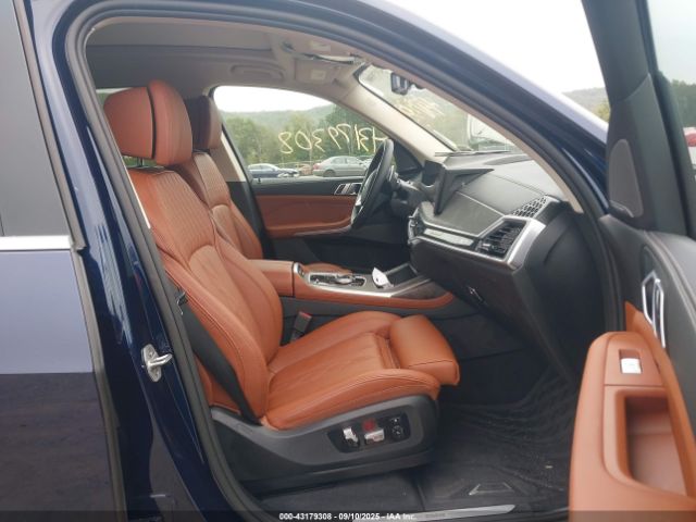 2025 BMW X7 5UX23EM05S9W73161 Photo 4