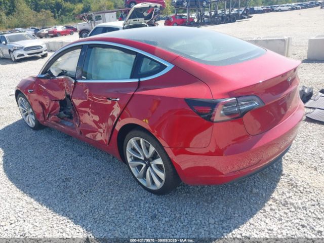 2018 TESLA MODEL 3 5YJ3E1EB2JF112025 Photo 2