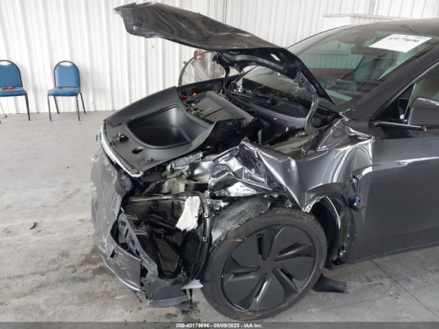 2026 TESLA MODEL Y 7SAYGDED8TA448817 Photo 5
