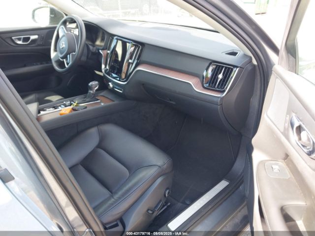 2021 VOLVO S60 7JR102FZXMG123017 Photo 4
