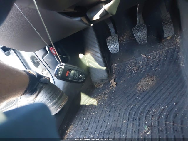2011 AUDI A4 WAUMFAFL9BN006759 Photo 10