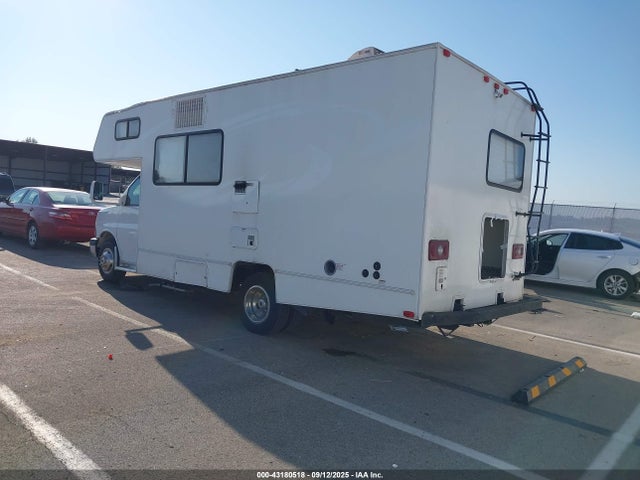 2013 CHEVROLET EXPRESS CUTAWAY 1GB6G5CG6D1133202 Photo 2