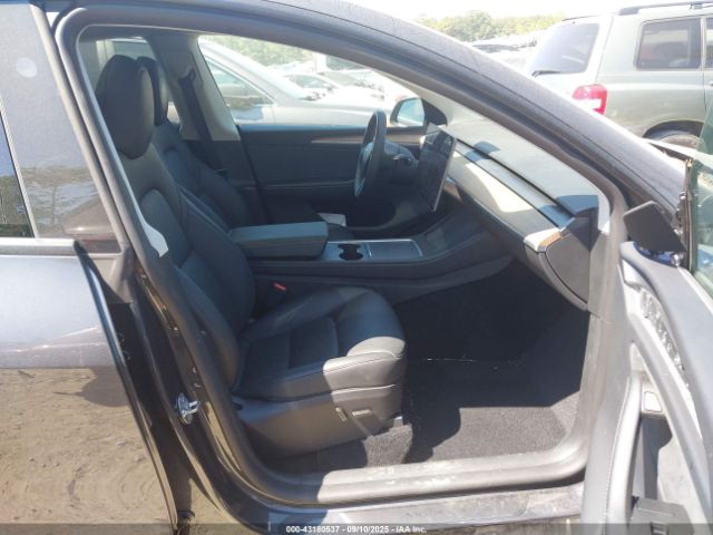 2025 TESLA MODEL Y 7SAYGDEF7SA371602 Photo 4