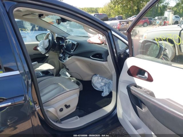 2019 CHRYSLER PACIFICA 2C4RC1GG3KR702880 Photo 4