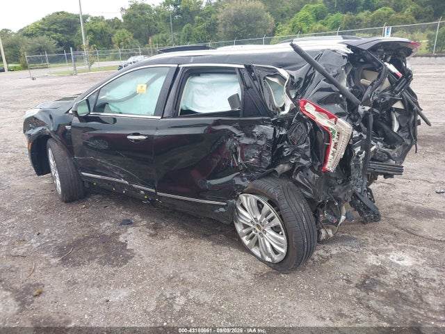 2018 CADILLAC XT5 1GYKNERS2JZ224552 Photo 2