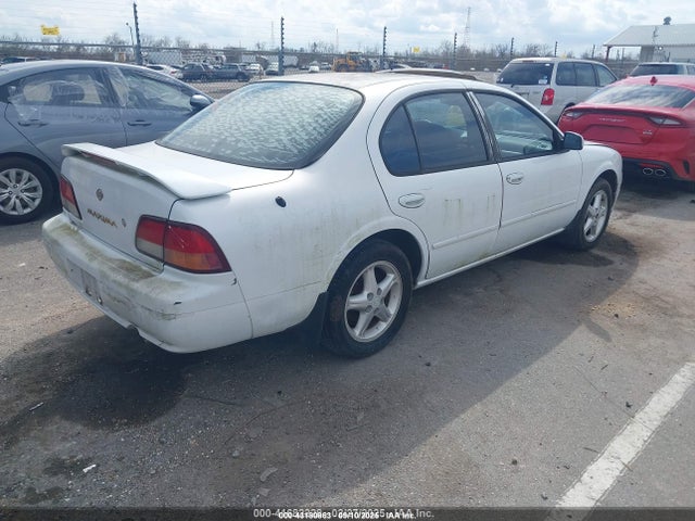 1997 NISSAN MAXIMA JN1CA21D4VT847491 Photo 3